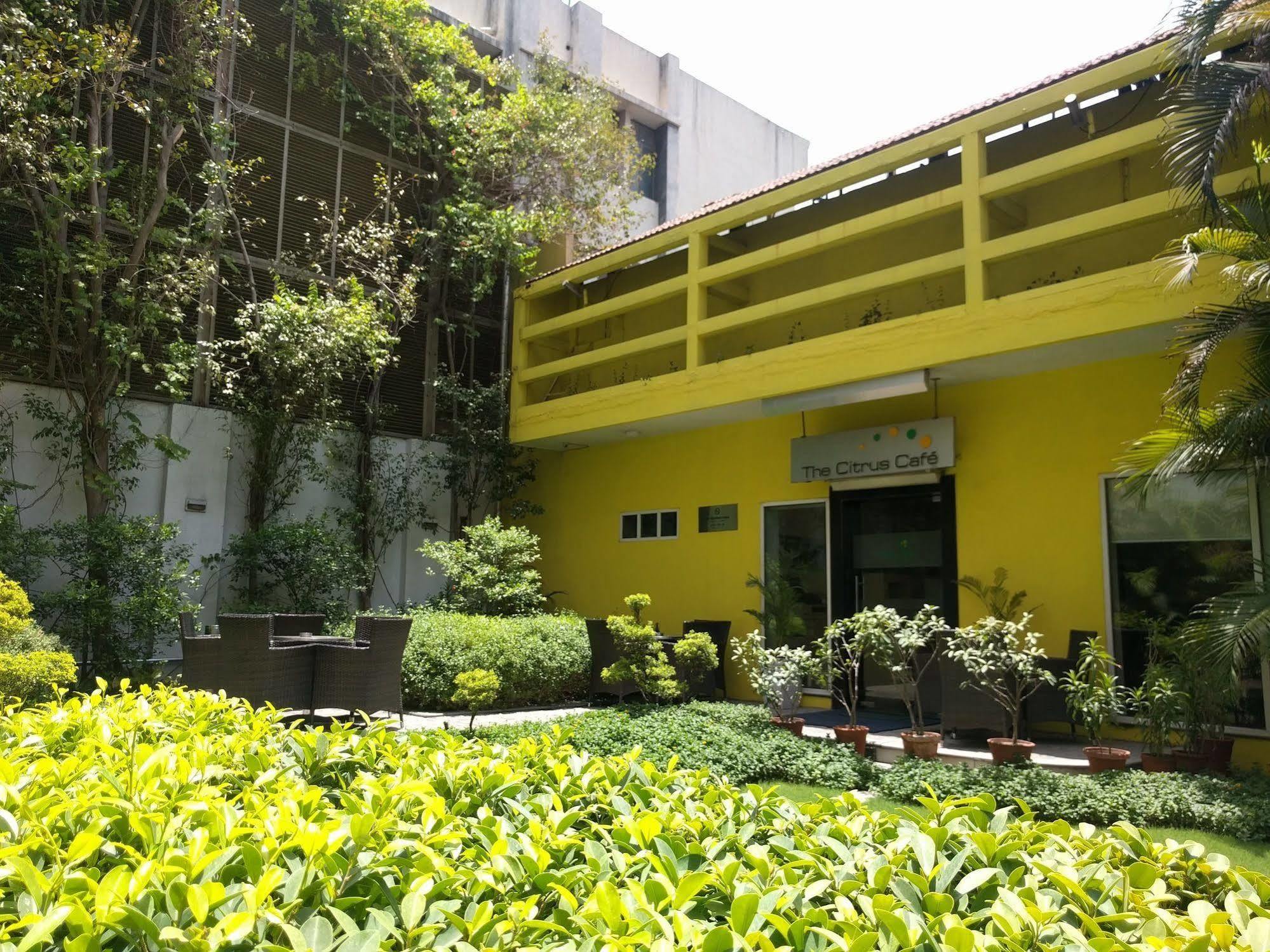 Lemon Tree Hotel, Udyog Vihar, Gurugram Gurgaon Exterior foto