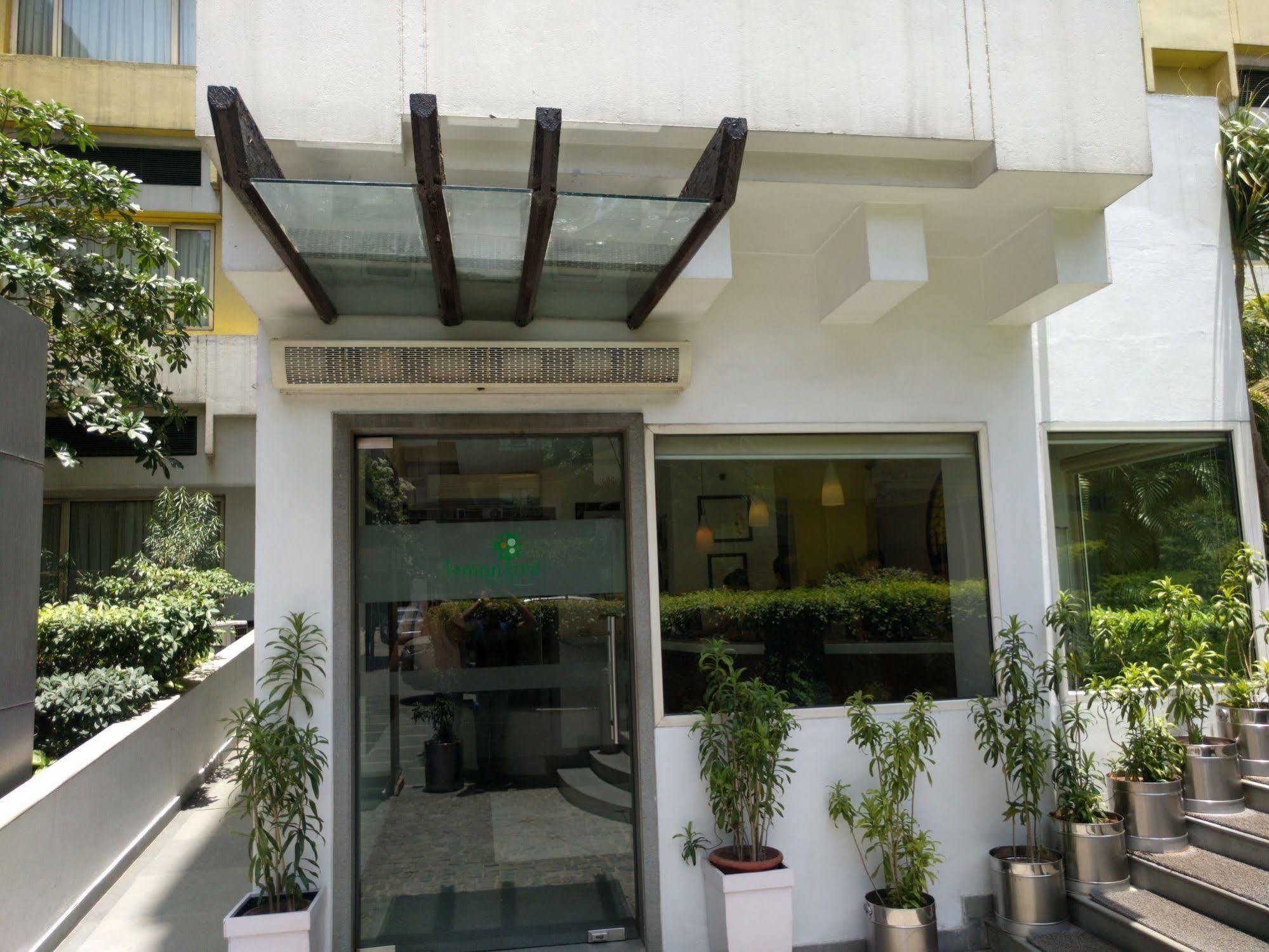 Lemon Tree Hotel, Udyog Vihar, Gurugram Gurgaon Exterior foto